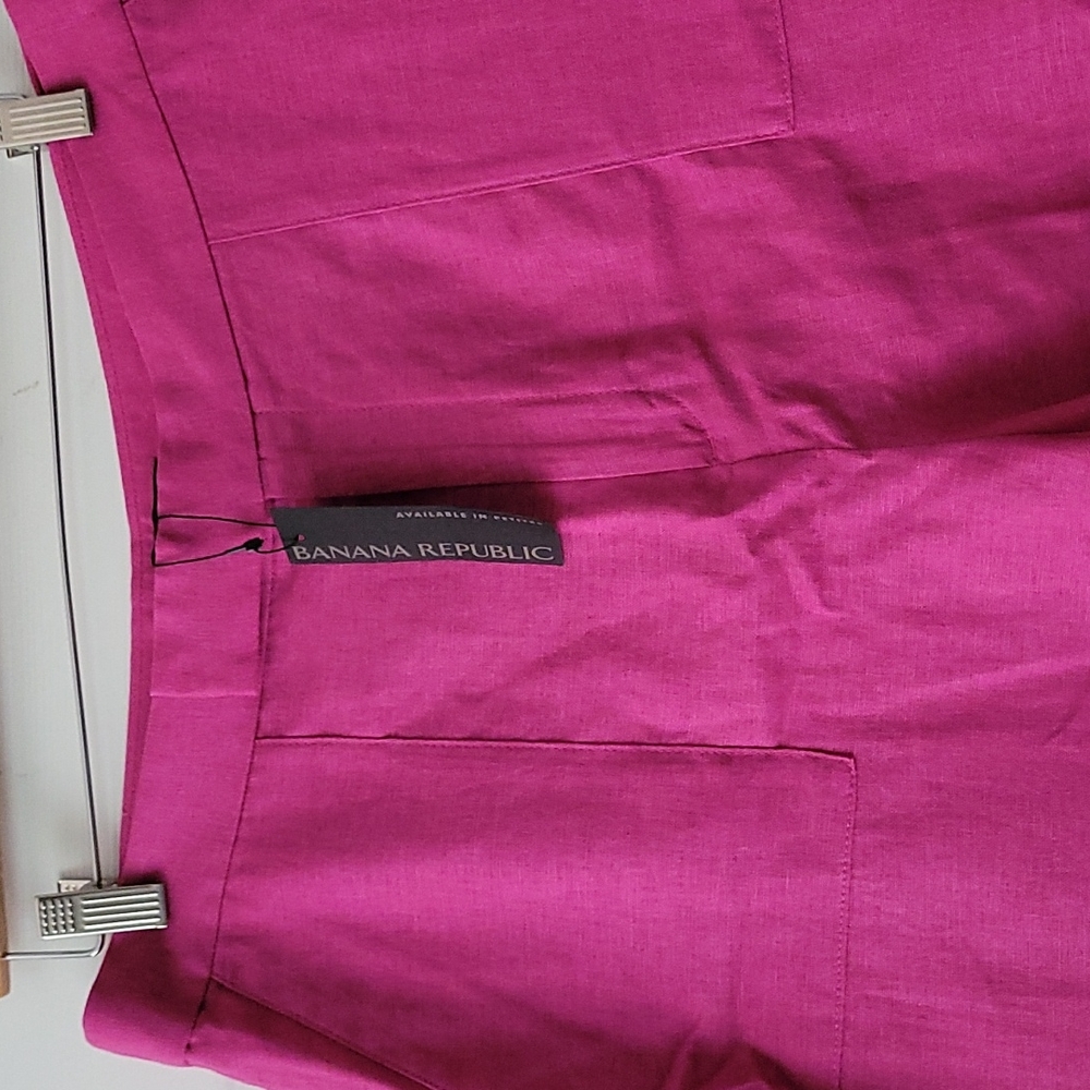 Banana Republic Women's Linen Shorts - Picture 2 of 9